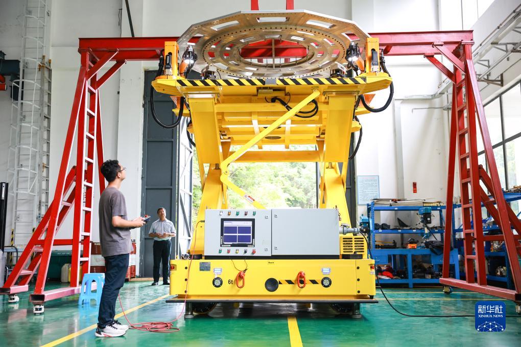 智能機(jī)器人為“中國(guó)天眼”提供運(yùn)維保障(圖2) 智能機(jī)器人為“中國(guó)天眼”提供運(yùn)維保障(圖2)