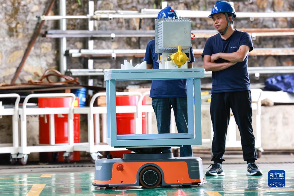 智能機(jī)器人為“中國(guó)天眼”提供運(yùn)維保障(圖4) 智能機(jī)器人為“中國(guó)天眼”提供運(yùn)維保障(圖4)