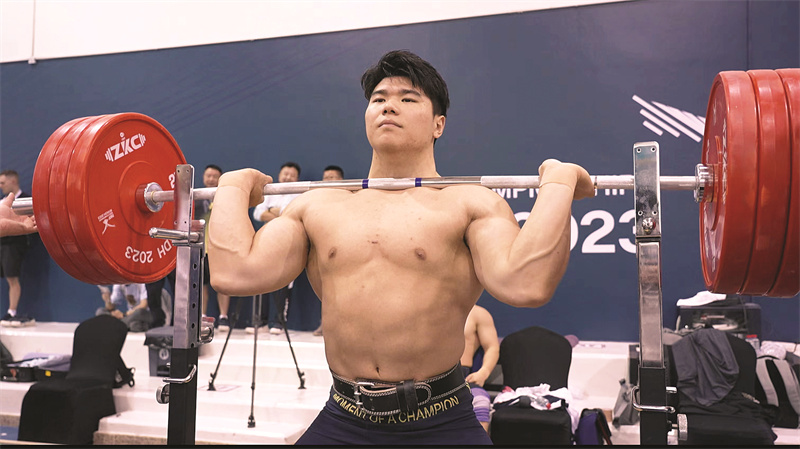 利雅得世錦賽拉開(kāi)戰(zhàn)幕——中國(guó)舉重隊(duì)備戰(zhàn)抓細(xì)節(jié)(圖1) 利雅得世錦賽拉開(kāi)戰(zhàn)幕——中國(guó)舉重隊(duì)備戰(zhàn)抓細(xì)節(jié)(圖1)