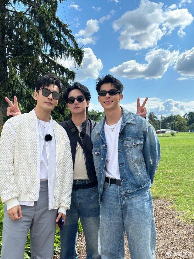 黃曉明許光漢程瀟林允沈夢(mèng)辰等同游布達(dá)佩斯(圖1) 黃曉明許光漢程瀟林允沈夢(mèng)辰等同游布達(dá)佩斯(圖1)