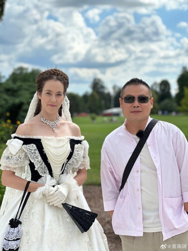 黃曉明許光漢程瀟林允沈夢(mèng)辰等同游布達(dá)佩斯(圖14) 黃曉明許光漢程瀟林允沈夢(mèng)辰等同游布達(dá)佩斯(圖14)