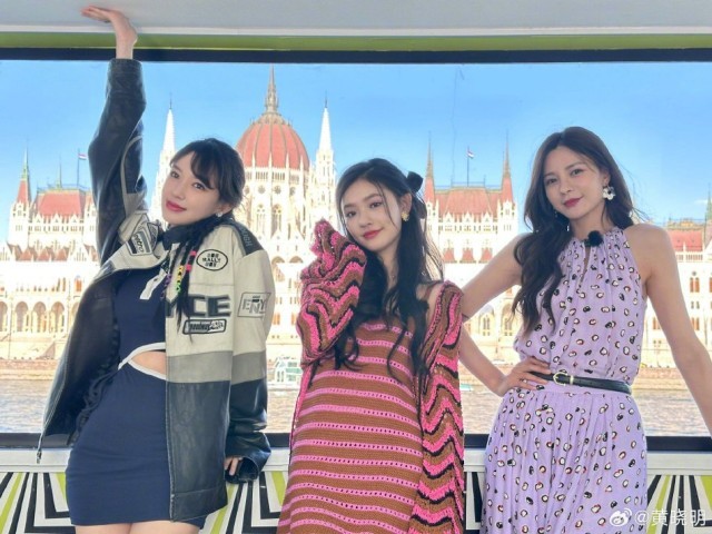 黃曉明許光漢程瀟林允沈夢(mèng)辰等同游布達(dá)佩斯(圖13) 黃曉明許光漢程瀟林允沈夢(mèng)辰等同游布達(dá)佩斯(圖13)