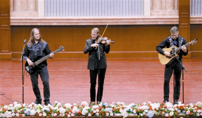 中外音樂家奏響“情深意長”(圖1) 中外音樂家奏響“情深意長”(圖1)