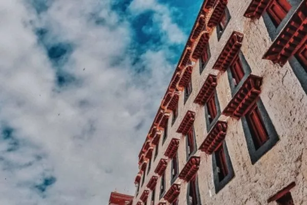 布達拉宮門票怎么預約(附官網(wǎng)預訂入口)(圖1) 布達拉宮門票怎么預約(附官網(wǎng)預訂入口)(圖1)