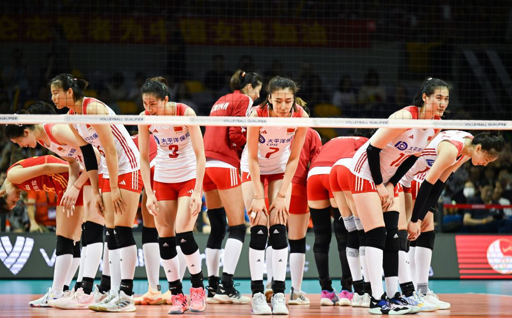 女排奧運(yùn)資格賽中國隊(duì)首戰(zhàn)獲勝——主教練蔡斌:每一分球都要認(rèn)真對待(圖1) 女排奧運(yùn)資格賽中國隊(duì)首戰(zhàn)獲勝——主教練蔡斌:每一分球都要認(rèn)真對待(圖1)