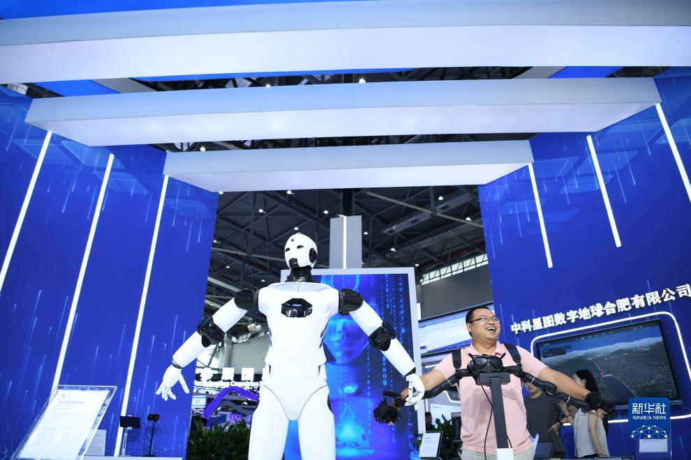 打卡世界制造業(yè)大會 感受“智”造魅力(圖7) 打卡世界制造業(yè)大會 感受“智”造魅力(圖7)