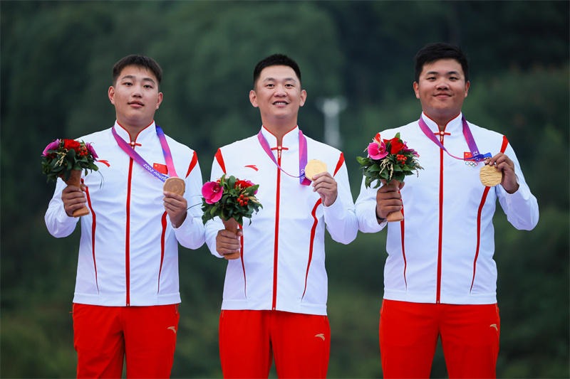 順利通過亞運“模擬考”——射擊健兒瞄準(zhǔn)奧運全力備戰(zhàn)(圖1) 順利通過亞運“模擬考”——射擊健兒瞄準(zhǔn)奧運全力備戰(zhàn)(圖1)