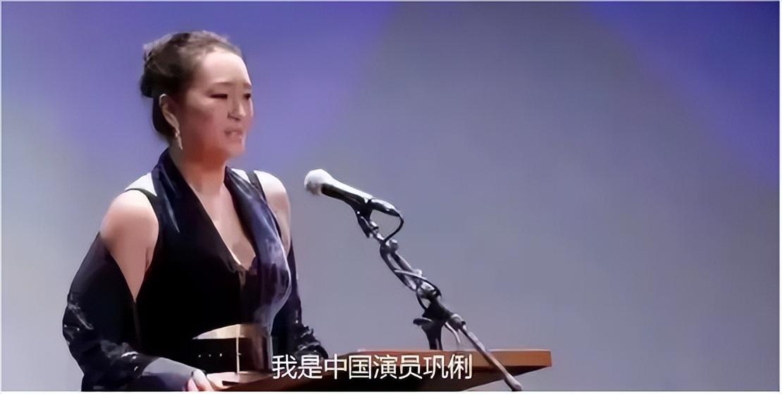 鞏俐陪馬克龍?jiān)L華，多重身份引發(fā)網(wǎng)友熱議，她身上的秘密藏不住了(圖16)