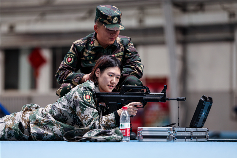 學(xué)習(xí)軍人扎實(shí)作風(fēng) 國家游泳隊(duì)軍訓(xùn)新體驗(yàn)(圖4) 學(xué)習(xí)軍人扎實(shí)作風(fēng) 國家游泳隊(duì)軍訓(xùn)新體驗(yàn)(圖4)