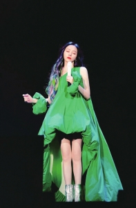 成都近期演唱會“爆棚”張靚穎時隔五年再開巡演(圖1)