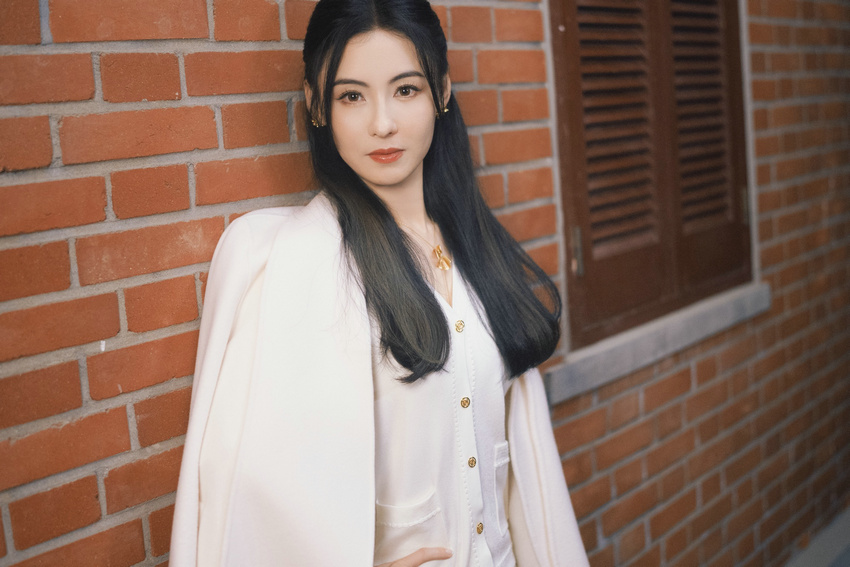 張柏芝煦意秋日寫真釋出 米白色套裝溫婉優(yōu)雅(圖1) 張柏芝煦意秋日寫真釋出 米白色套裝溫婉優(yōu)雅(圖1)