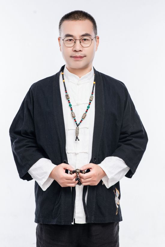 新時代易經(jīng)風水行業(yè)楷模、杰出先鋒人物---戴天龍