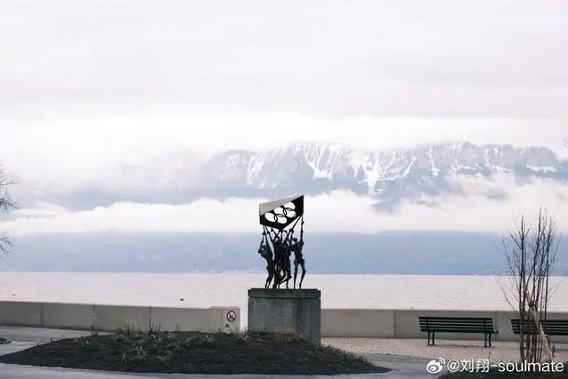 劉翔重回破世界紀(jì)錄奪冠地并配文稱：哥來看看