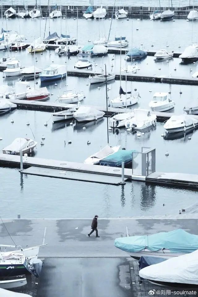 劉翔重回破世界紀(jì)錄奪冠地并配文稱：哥來看看