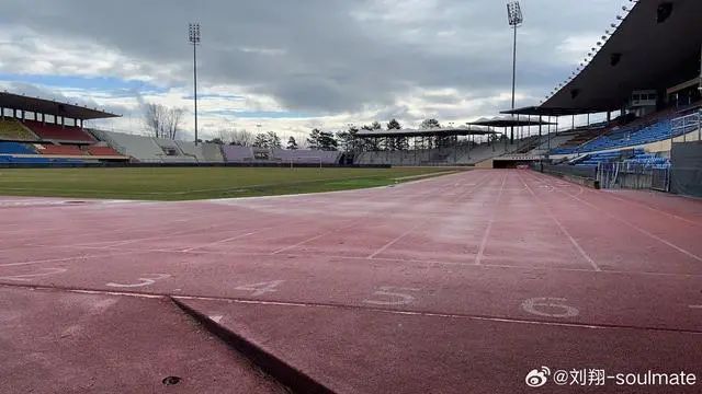 劉翔重回破世界紀(jì)錄奪冠地并配文稱：哥來看看