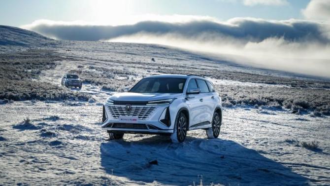 長安CS75系列新年領(lǐng)跑，1月勁銷41544輛！(圖1)