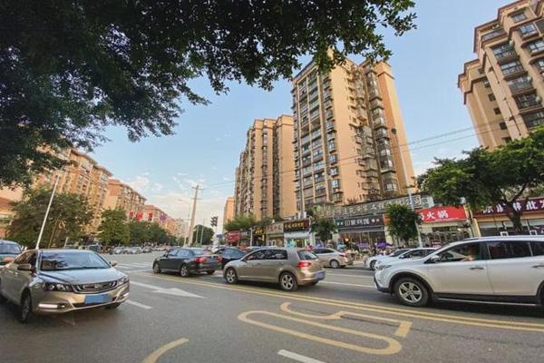 南充的小吃街在哪里 南充的小吃街在哪里