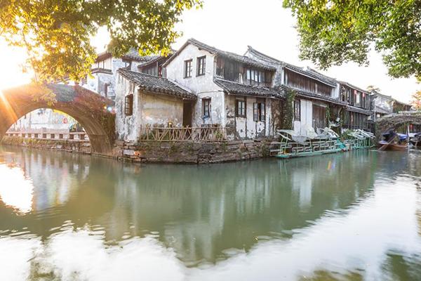 周莊和烏鎮(zhèn)哪個(gè)更好玩 周莊和烏鎮(zhèn)哪個(gè)更好玩