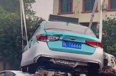 尾號6666出租車溜車墜河 因數(shù)字巧合 網(wǎng)評：建議無償轉(zhuǎn)讓給我