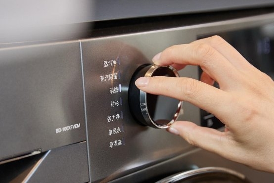 陽臺廚房空間盡顯現代風尚 日立家電重構品質生活		(圖1)