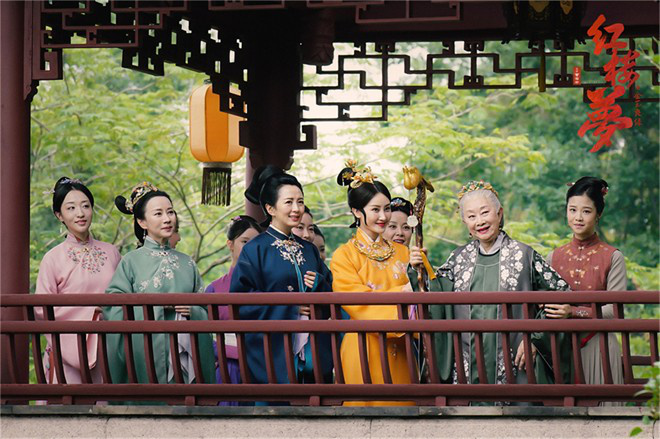 《紅樓夢(mèng)之金玉良緣》曝預(yù)告 揭示元妃省親等情節(jié)(圖3) 《紅樓夢(mèng)之金玉良緣》曝預(yù)告 揭示元妃省親等情節(jié)(圖3)