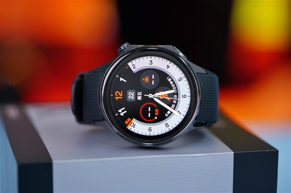 OPPO第一款圓表！OPPO Watch X星夜飛行版圖賞