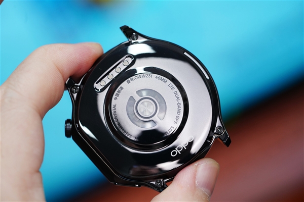 OPPO第一款圓表！OPPO Watch X星夜飛行版圖賞