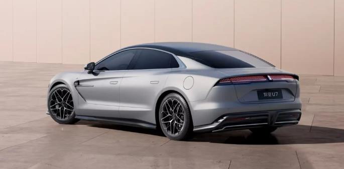 比亞迪報(bào)告2023年電動(dòng)汽車領(lǐng)域表現(xiàn)強(qiáng)勁 電動(dòng)汽車銷量超過(guò)300萬(wàn)輛(圖1) 比亞迪報(bào)告2023年電動(dòng)汽車領(lǐng)域表現(xiàn)強(qiáng)勁 電動(dòng)汽車銷量超過(guò)300萬(wàn)輛(圖1)