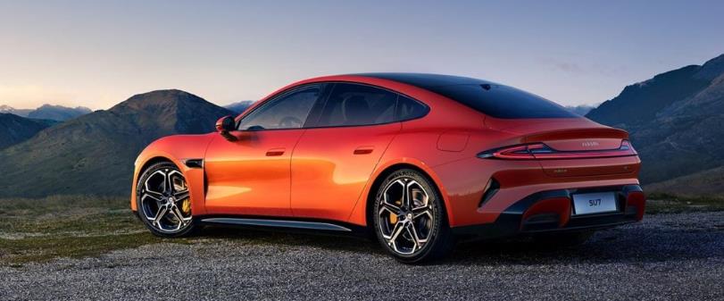 小米正式發(fā)布SU7電動汽車 有3種型號和新顏色可供選擇(圖1) 小米正式發(fā)布SU7電動汽車 有3種型號和新顏色可供選擇(圖1)