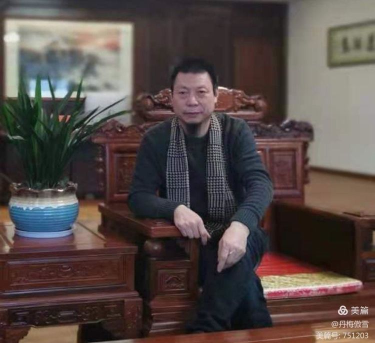 博采萬(wàn)象貫古通今，筆神墨仙傳承千年——記中國(guó)抄經(jīng)第一人，萬(wàn)福圖騰創(chuàng)始人江南余良先生