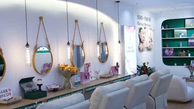 玫莉蔻十二載的熱愛與追求，展現(xiàn)了玫瑰護(hù)膚的絢爛之美(圖4)