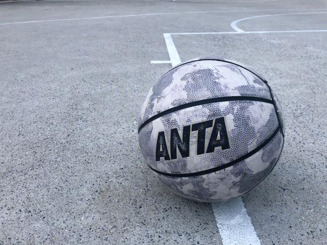 郭艾倫深夜作出決定！與東契奇產生矛盾，球迷給出建議