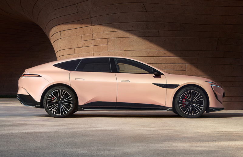 超快充+高安全，阿維塔12 2024款“面面俱到”(圖1)