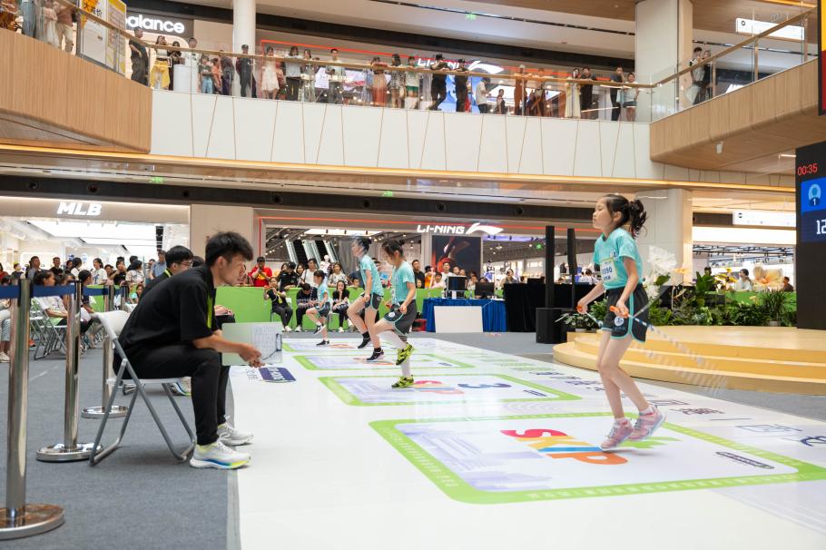 花YOUNG風(fēng)采閃耀西安，江博士健康鞋助力全民運(yùn)動(dòng)新潮流