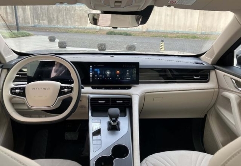 父親節(jié)獻禮：榮威D5X DMH，讓愛馳騁在路上的溫情之選(圖3)