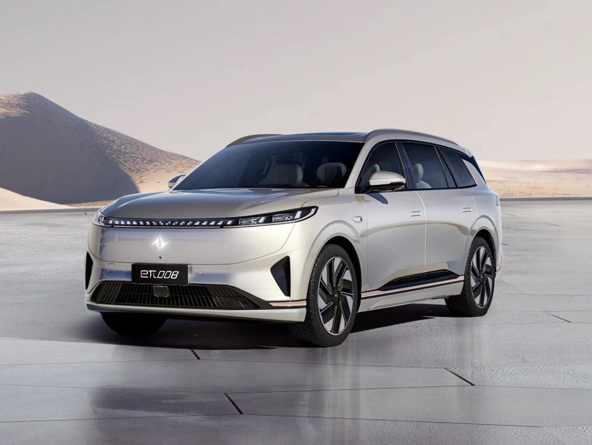 乘風向上雙車齊發(fā)東風eπ008與嵐圖FREE318即將上市 乘風向上雙車齊發(fā)東風eπ008與嵐圖FREE318即將上市(圖1)