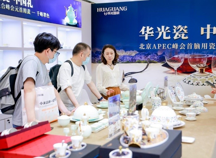 精致餐具營造生活美學(xué)，上海尚品家居展禮贊餐廚藝術(shù)之美