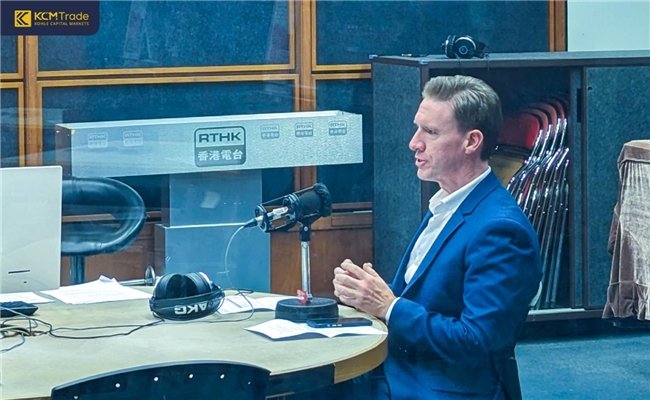 KCM Trade首席市場分析師Tim Waterer再次亮相香港電臺Money Talk節(jié)目(圖2) KCM Trade首席市場分析師Tim Waterer再次亮相香港電臺Money Talk節(jié)目(圖2)