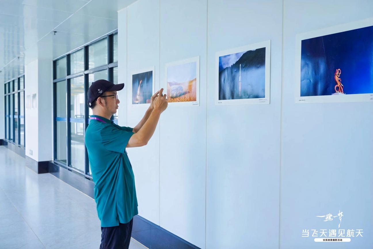 “一路一夢·當飛天遇見航天”攝影首展落地文昌 三大區(qū)域呈現(xiàn)藝術(shù)盛宴(圖4)