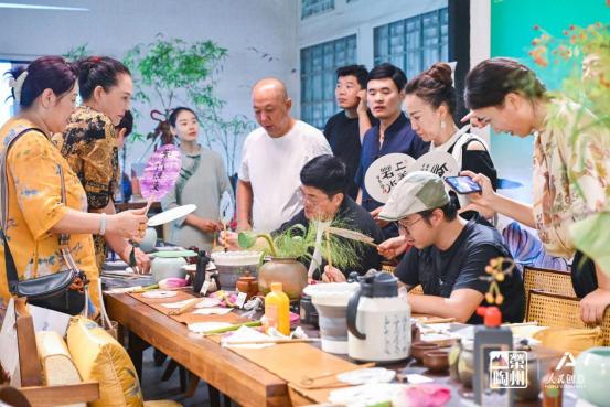 人民創(chuàng)意攜手榮州陶 | 首期藝術沙龍在頤和園延清賞樓啟幕(圖1) 人民創(chuàng)意攜手榮州陶 | 首期藝術沙龍在頤和園延清賞樓啟幕(圖1)