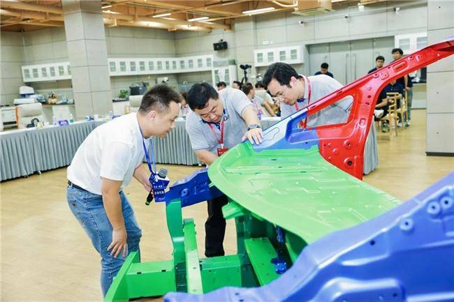 2024中國十佳車身評選復(fù)評活動成功舉辦(圖2) 2024中國十佳車身評選復(fù)評活動成功舉辦(圖2)