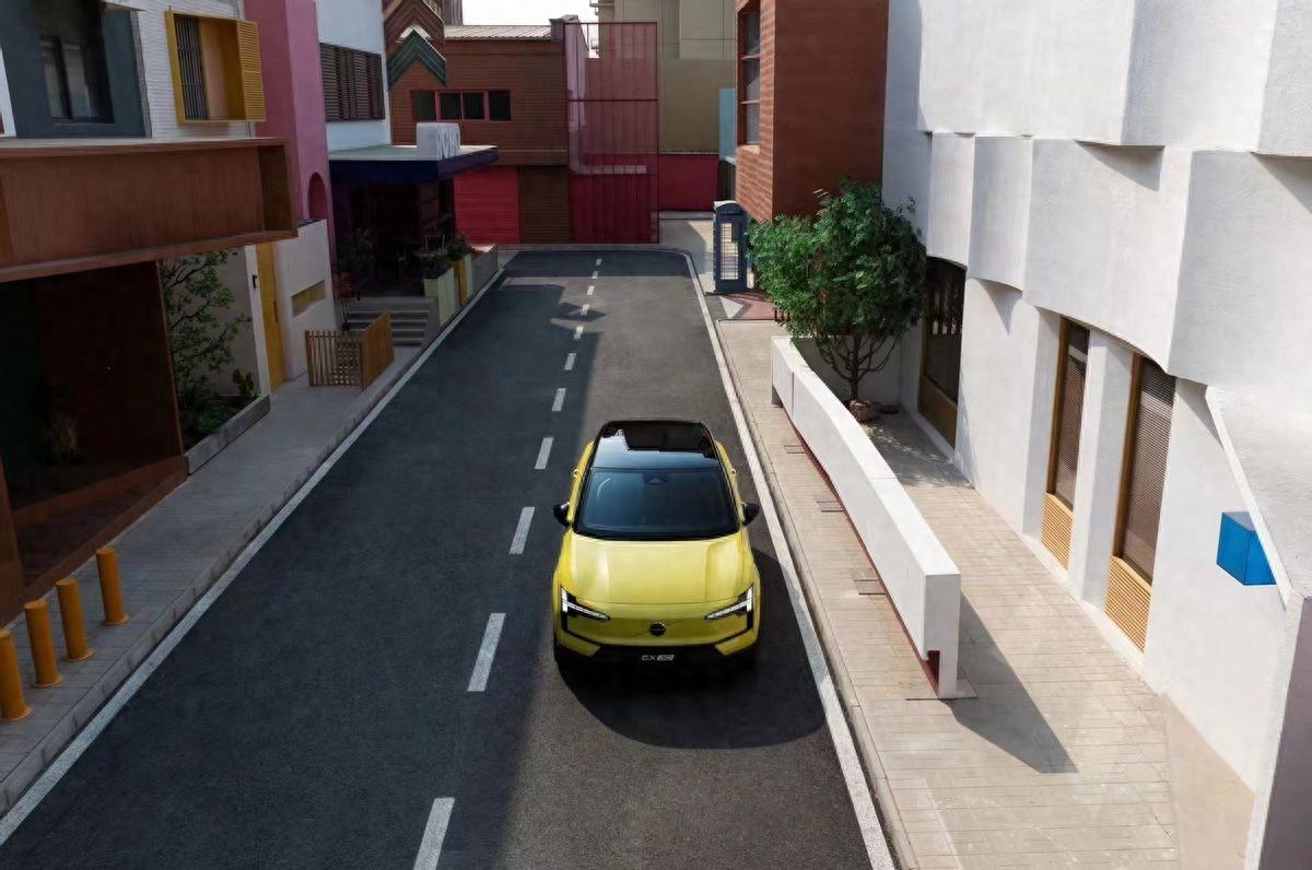 沃爾沃EX30安全技術(shù)加持，小車(chē)也有大安全(圖1)