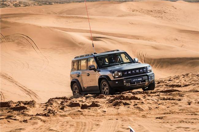騰格里沙漠體驗(yàn)捷途山海T2混動“方盒子”確實(shí)挺香！(圖2)