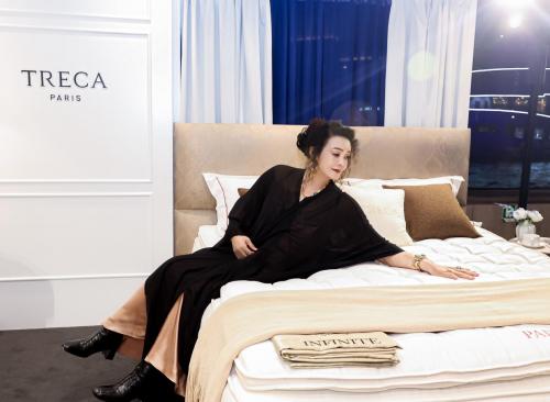 法國崔佧新品發(fā)布儀式在上海的公主號(hào)游輪上拉開帷幕(圖6) 法國崔佧新品發(fā)布儀式在上海的公主號(hào)游輪上拉開帷幕(圖6)