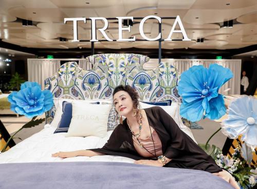 法國崔佧新品發(fā)布儀式在上海的公主號(hào)游輪上拉開帷幕(圖5) 法國崔佧新品發(fā)布儀式在上海的公主號(hào)游輪上拉開帷幕(圖5)