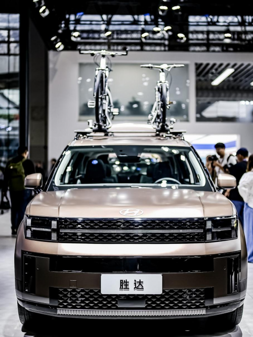 品牌LOGO全面煥新 開(kāi)啟全民閃充時(shí)代  北汽集團(tuán)加速邁向躍升發(fā)展新征程(圖6)