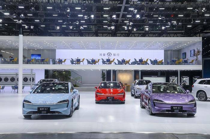 智界品牌閃耀2024廣州車展 引領(lǐng)智能出行新風(fēng)潮(圖3) 智界品牌閃耀2024廣州車展 引領(lǐng)智能出行新風(fēng)潮(圖3)