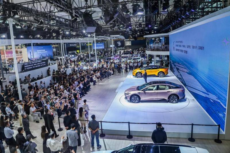 定義未來(lái)出行新標(biāo)準(zhǔn) 一汽豐田bZ3C亮相廣州車展(圖11) 定義未來(lái)出行新標(biāo)準(zhǔn) 一汽豐田bZ3C亮相廣州車展(圖11)