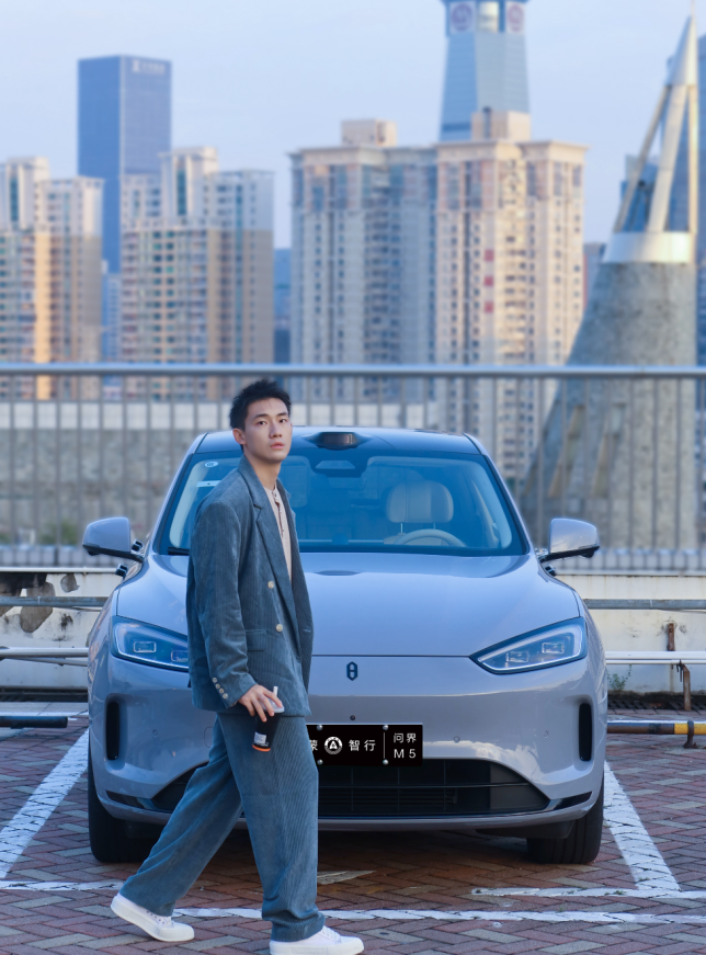 冬季自駕游的專屬儀式感，問界新M5帶來全新出行體驗(yàn)(圖5)