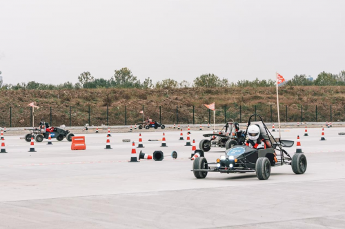 第四屆全國新能源汽車關(guān)鍵技術(shù)技能大賽圓滿閉幕 奇瑞選手勇奪新能源技能“國賽”一等獎(jiǎng)(圖5) 第四屆全國新能源汽車關(guān)鍵技術(shù)技能大賽圓滿閉幕 奇瑞選手勇奪新能源技能“國賽”一等獎(jiǎng)(圖5)